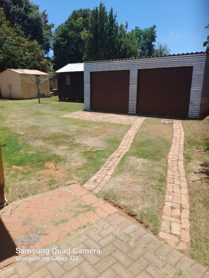 4 Bedroom Property for Sale in Uitsig Free State